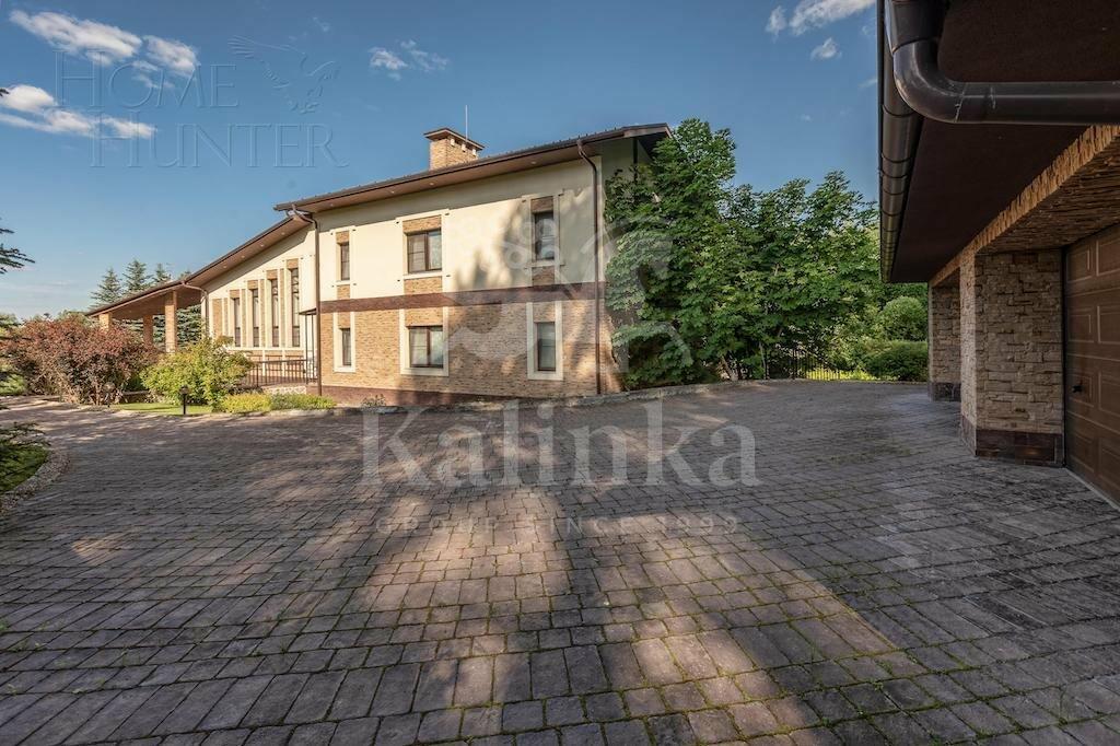 2-этажный коттедж 2 000 м² с отделкой