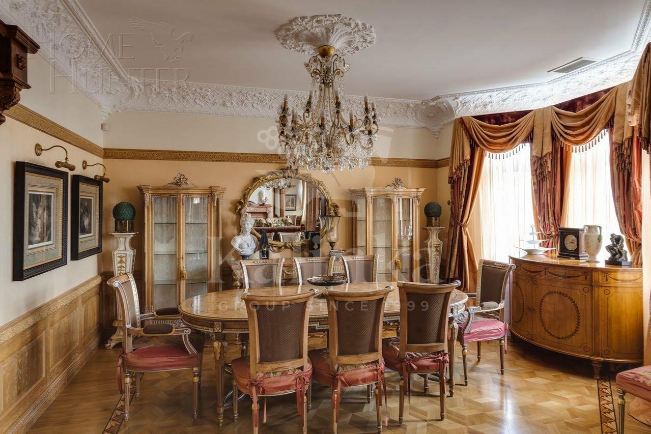 2-этажный коттедж 1 400 м² с отделкой