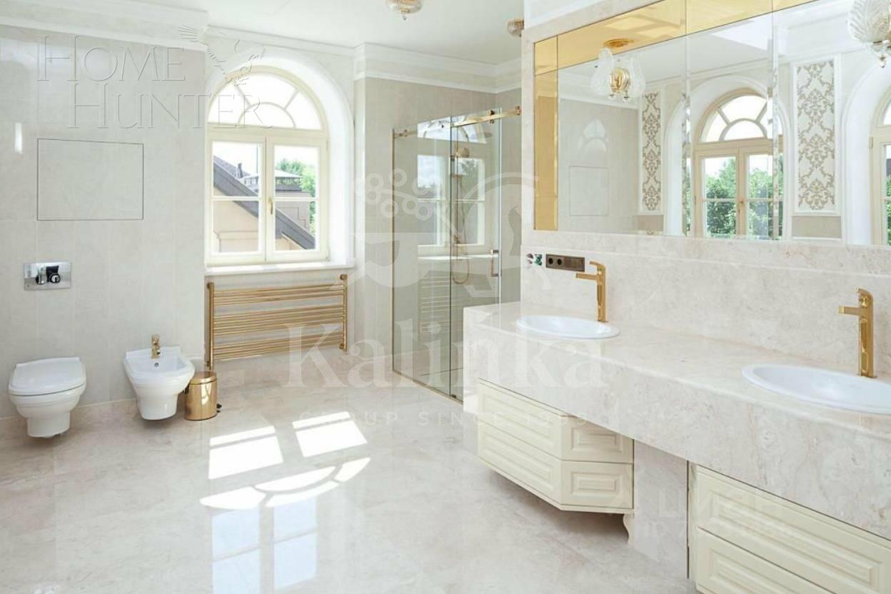 2-этажный коттедж 1 700 м² с отделкой