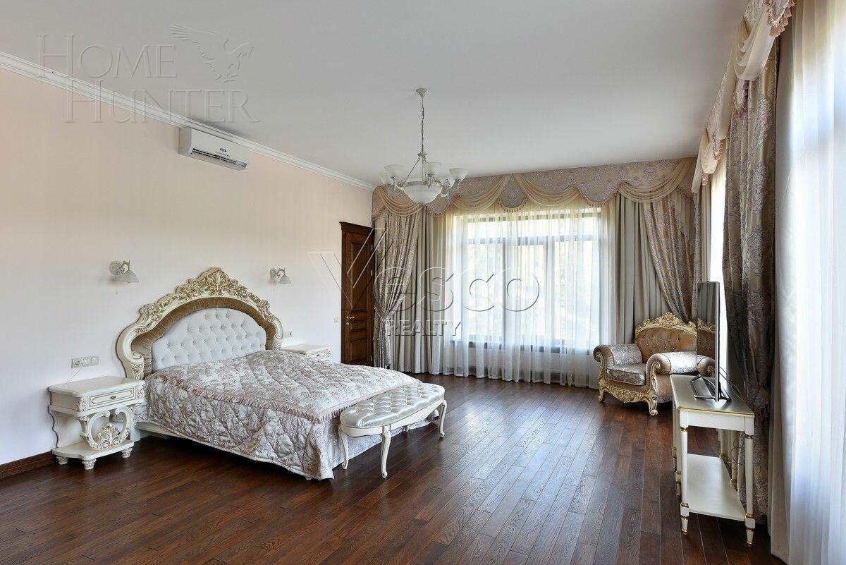 3-этажный коттедж 1 500 м² с отделкой