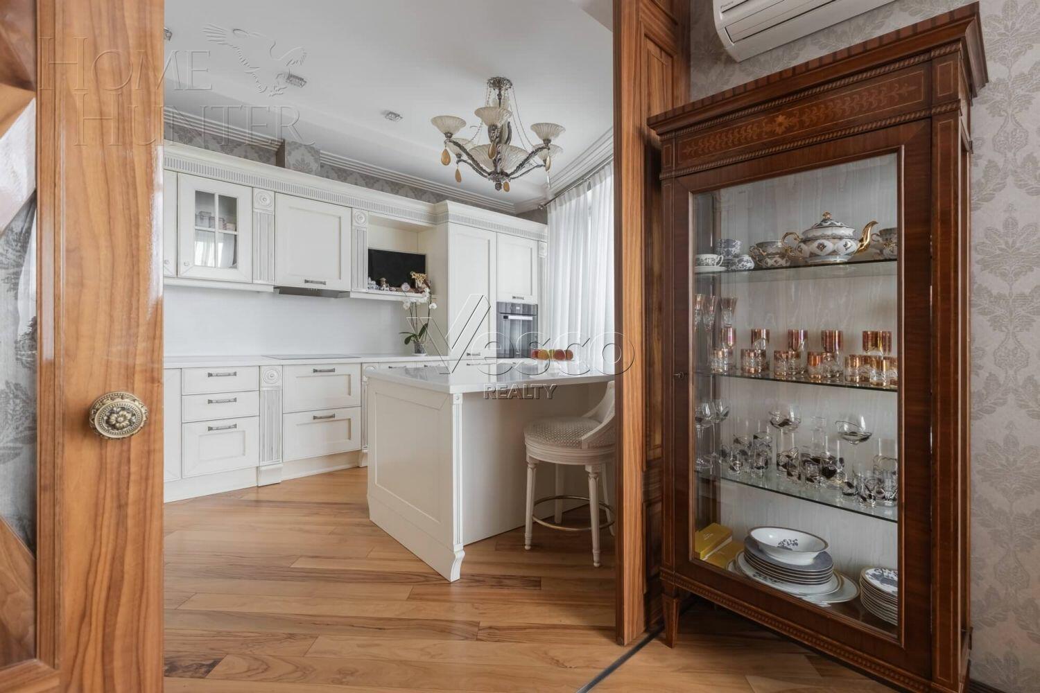 4-КОМН. КВАРТИРА С ОТДЕЛКОЙ 175.6 М² НА 4 ЭТАЖЕ