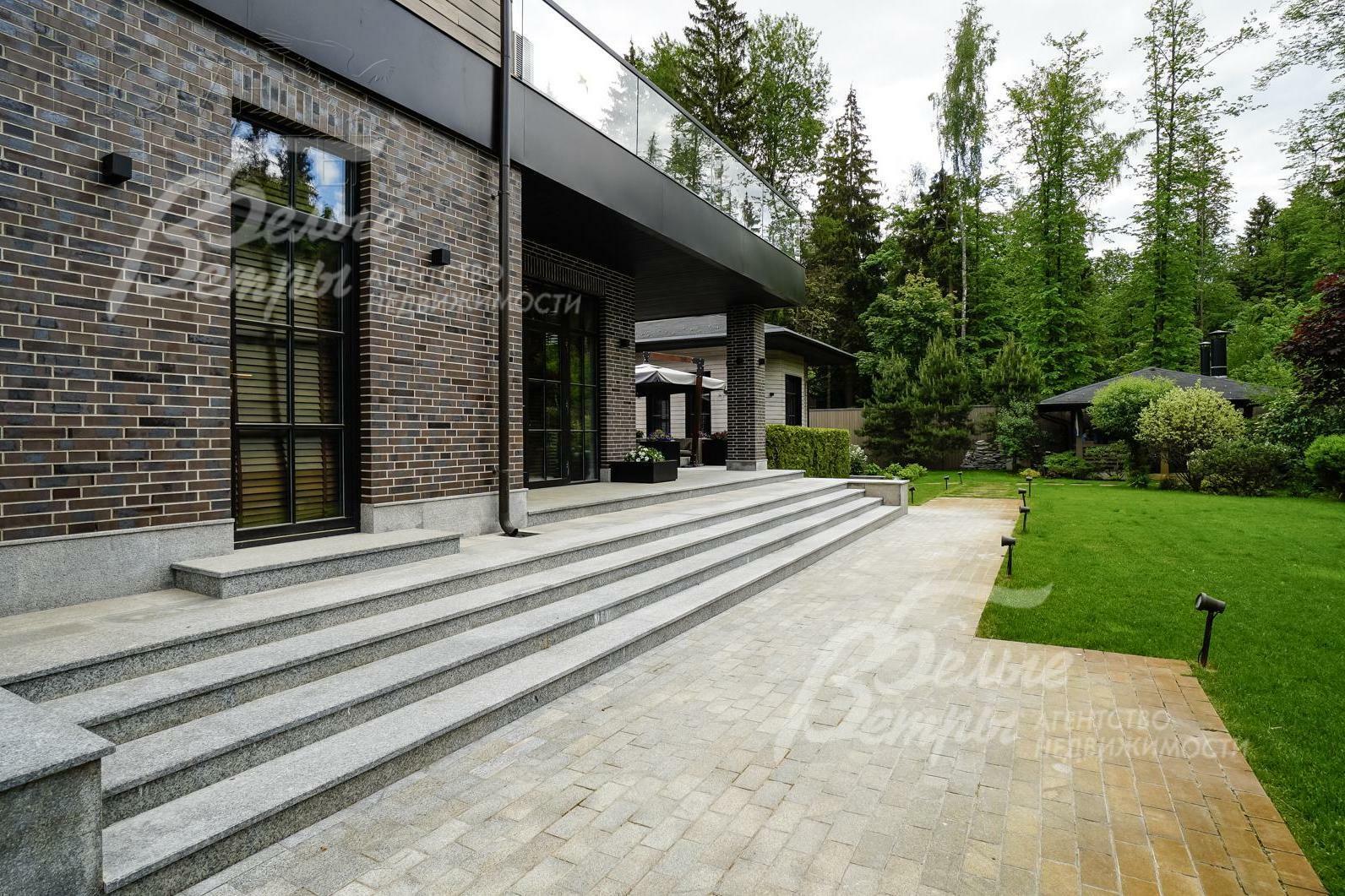 2-этажный коттедж 1 150 м² с отделкой