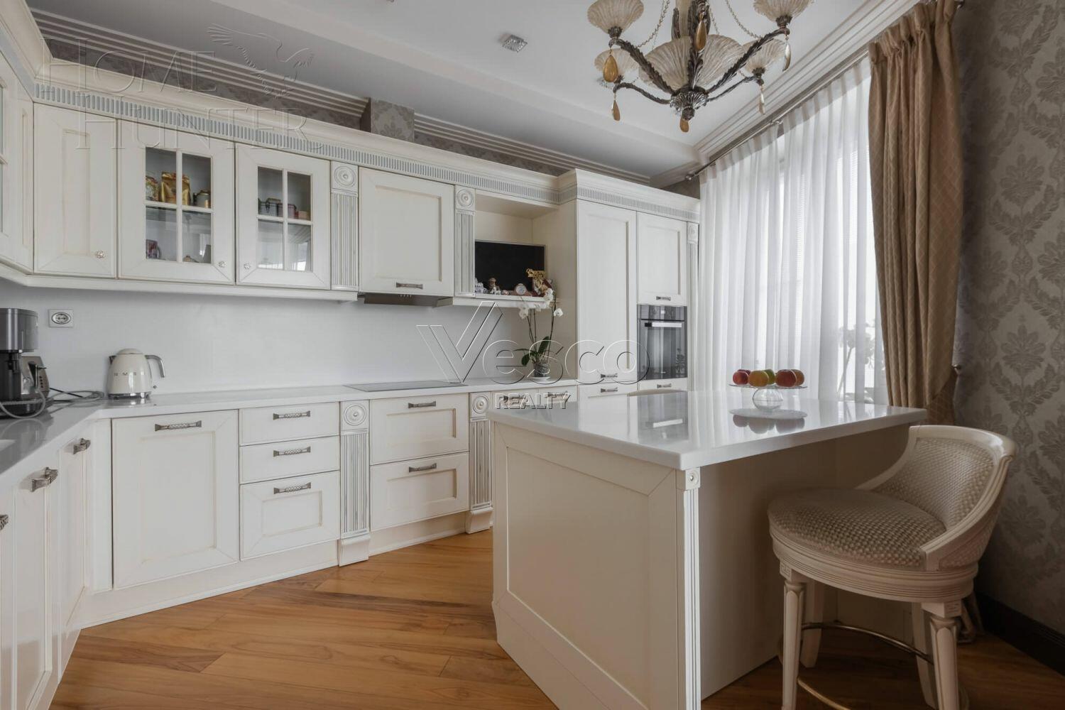 4-КОМН. КВАРТИРА С ОТДЕЛКОЙ 175.6 М² НА 4 ЭТАЖЕ