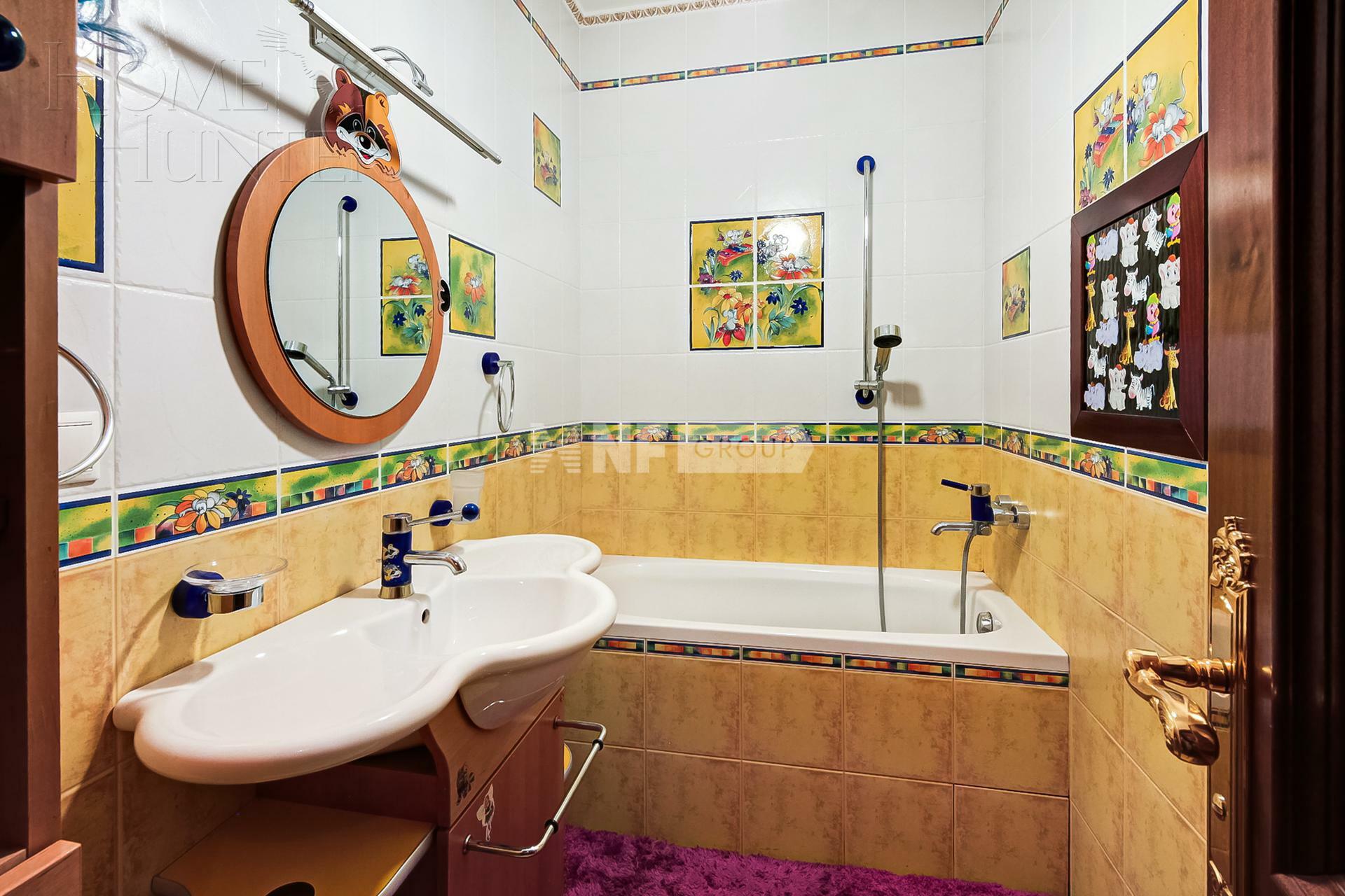 10-КОМН. КВАРТИРА С ОТДЕЛКОЙ 560 М² НА 4 ЭТАЖЕ