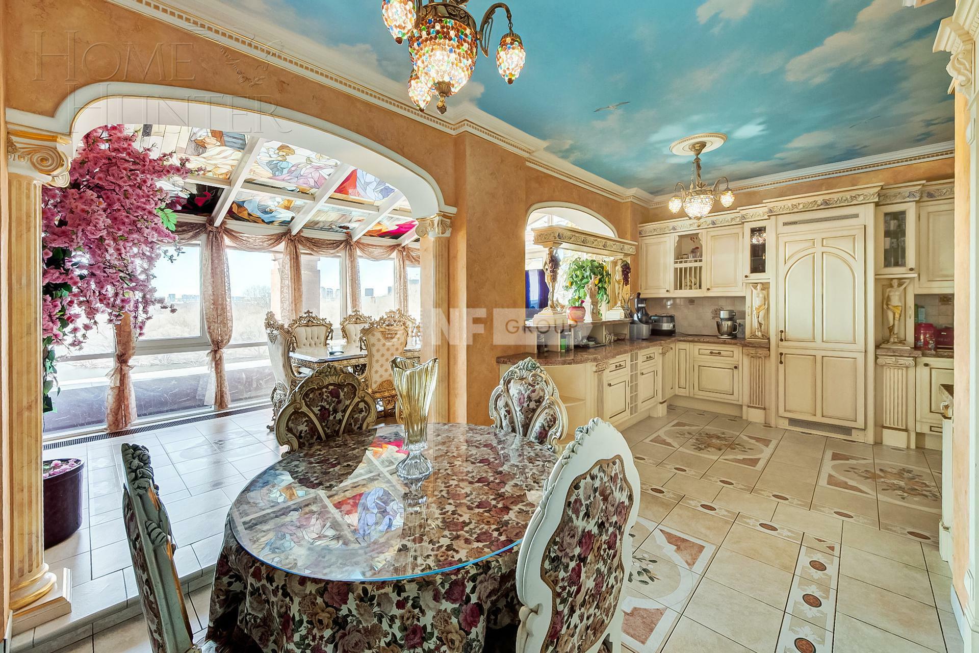 10-КОМН. КВАРТИРА С ОТДЕЛКОЙ 560 М² НА 4 ЭТАЖЕ