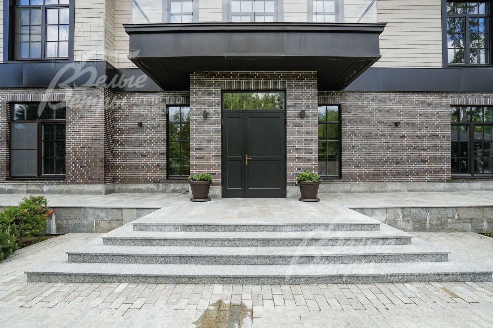 2-этажный коттедж 1 150 м² с отделкой