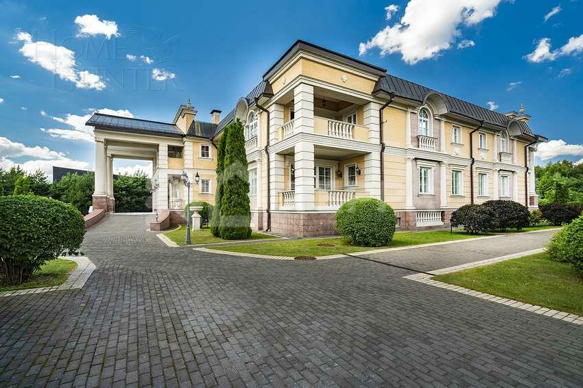 2-этажный коттедж 2 800 м² с отделкой