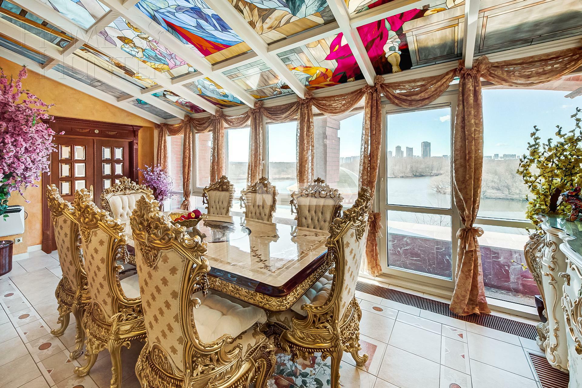 10-КОМН. КВАРТИРА С ОТДЕЛКОЙ 560 М² НА 4 ЭТАЖЕ