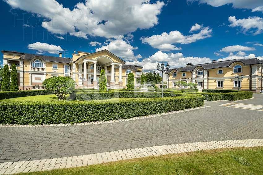 2-этажный коттедж 2 800 м² с отделкой