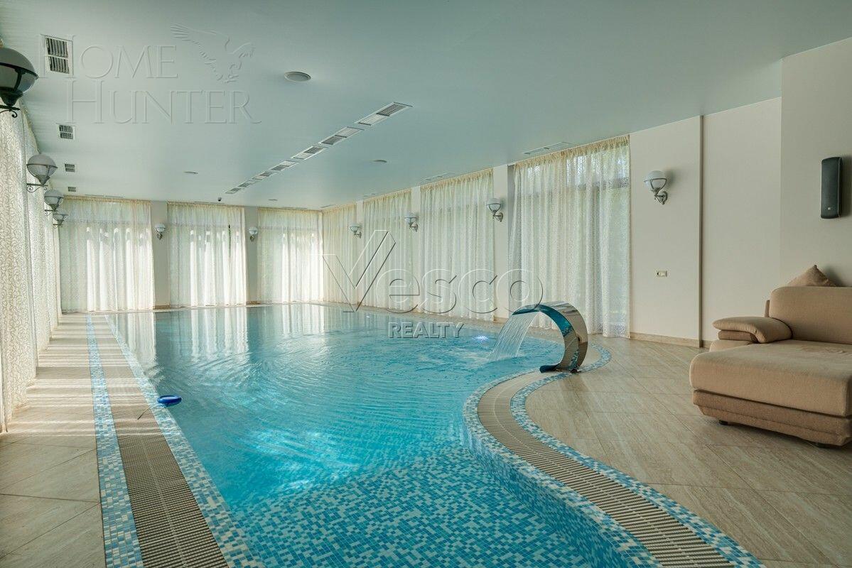 3-этажный коттедж 1 500 м² с отделкой