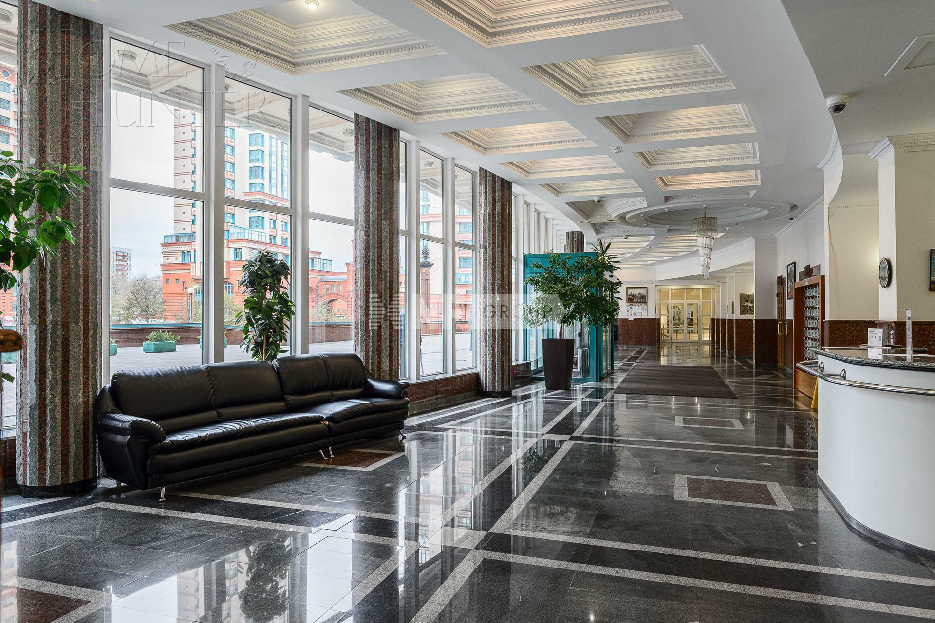 10-КОМН. КВАРТИРА С ОТДЕЛКОЙ 560 М² НА 4 ЭТАЖЕ