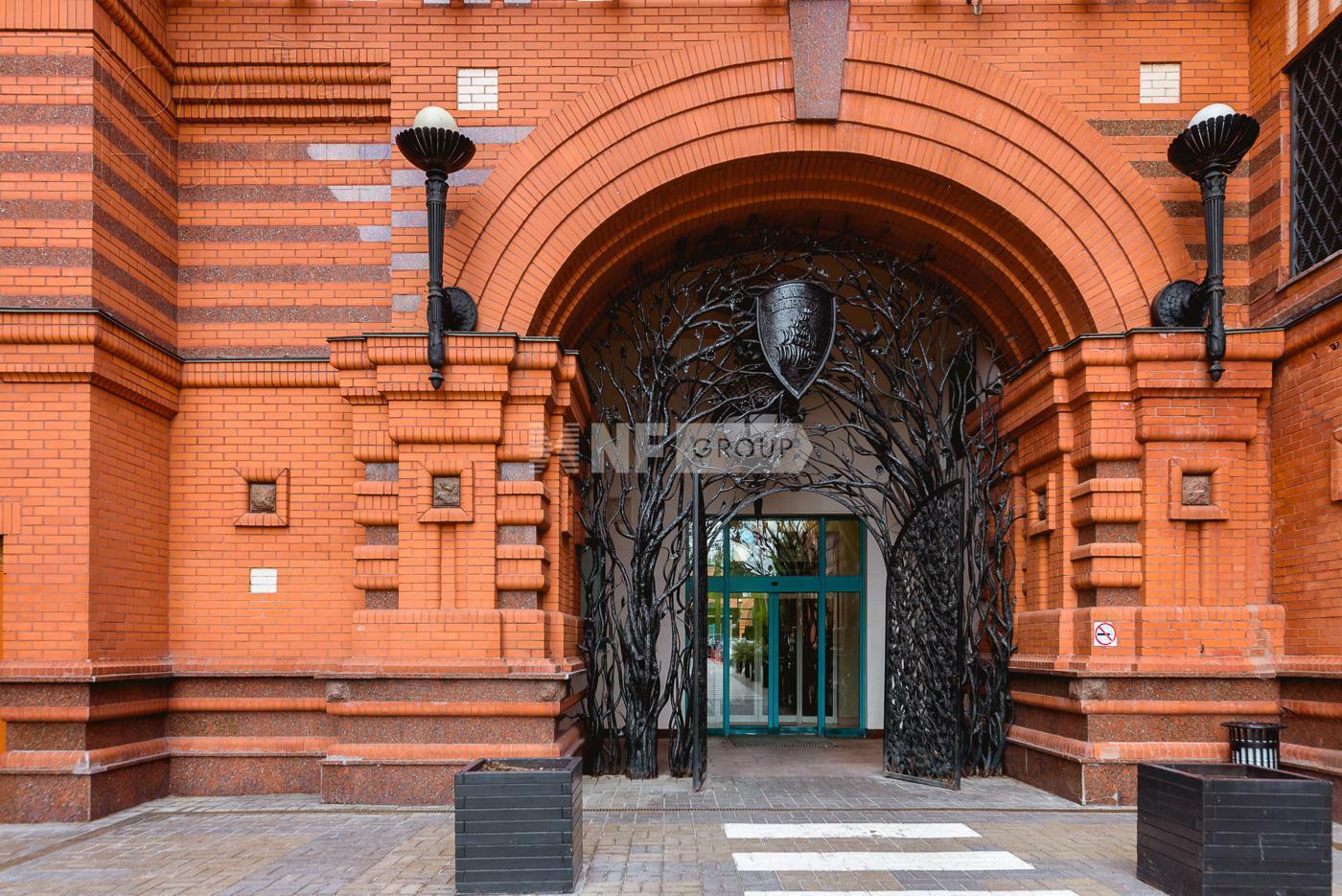 10-КОМН. КВАРТИРА С ОТДЕЛКОЙ 560 М² НА 4 ЭТАЖЕ