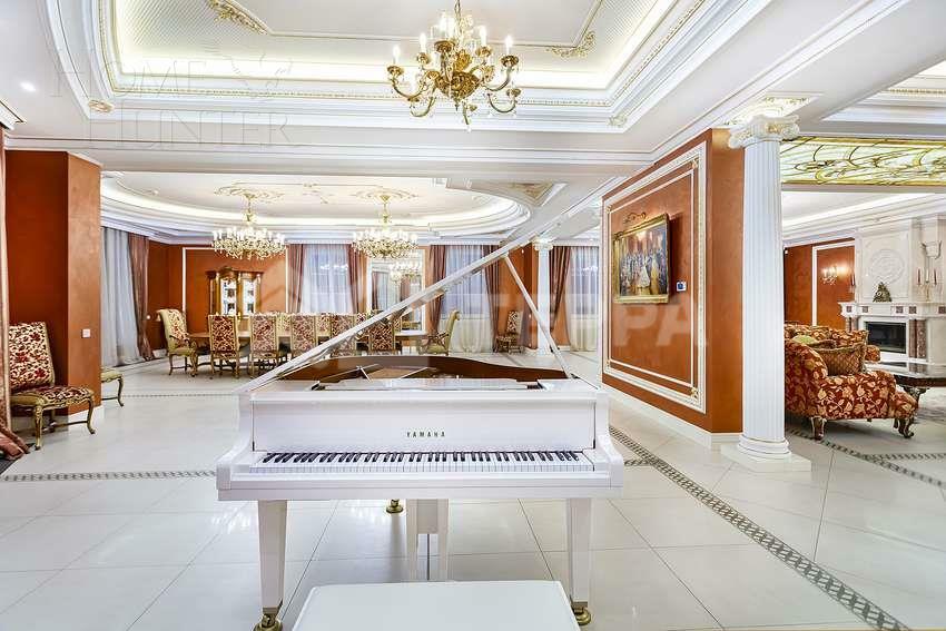 2-этажный коттедж 2 800 м² с отделкой