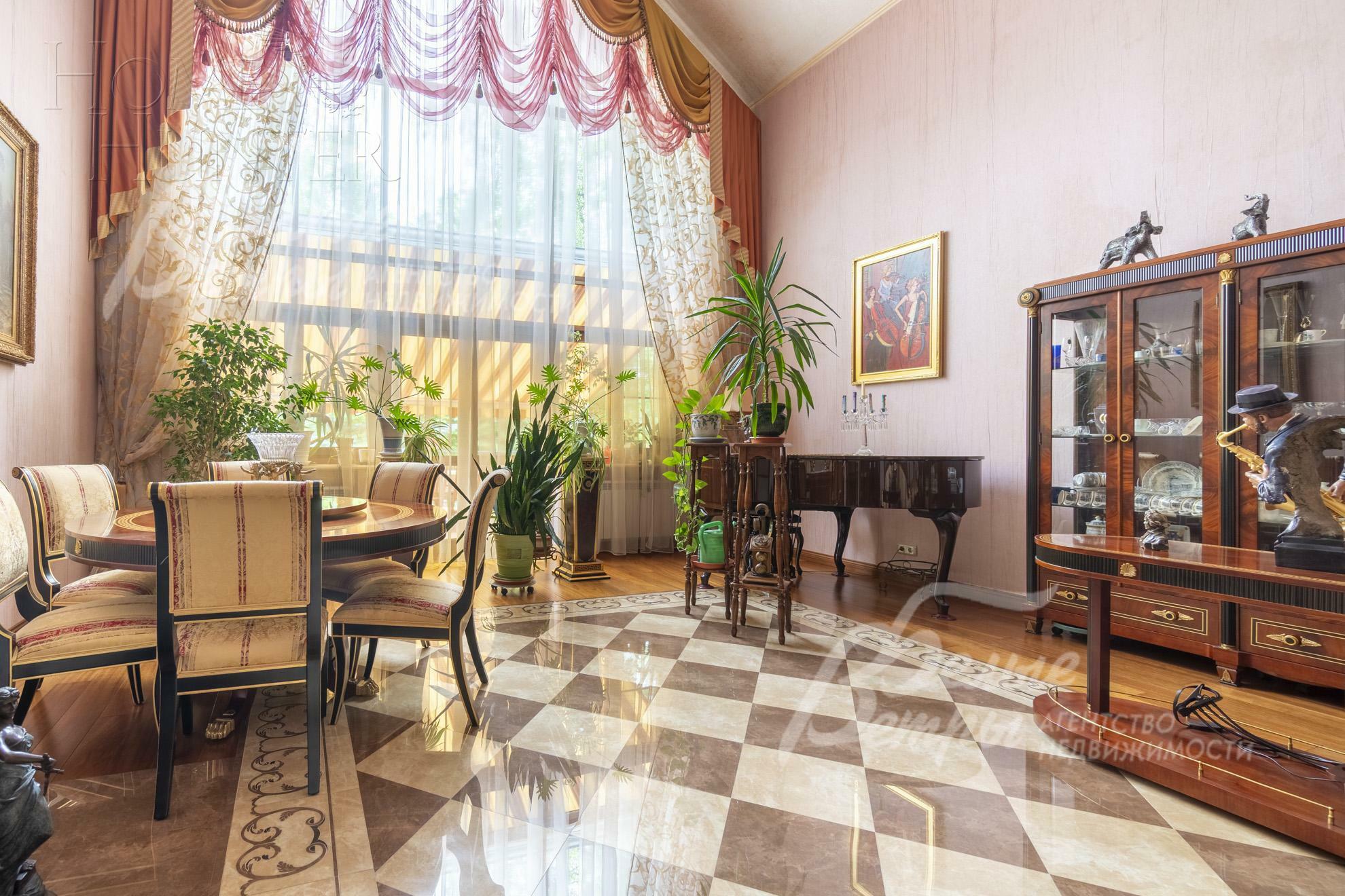 2-этажный коттедж 750 м² с отделкой