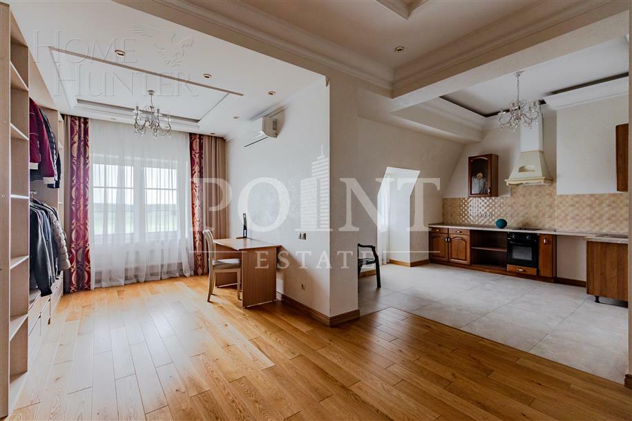 3-этажный таунхаус 300 м² с отделкой