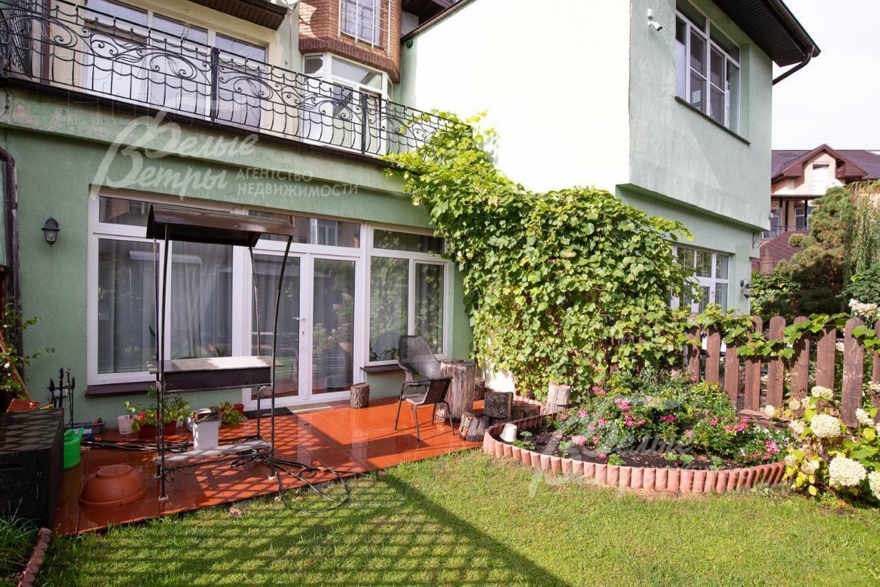 2-этажный таунхаус 235 м² с отделкой