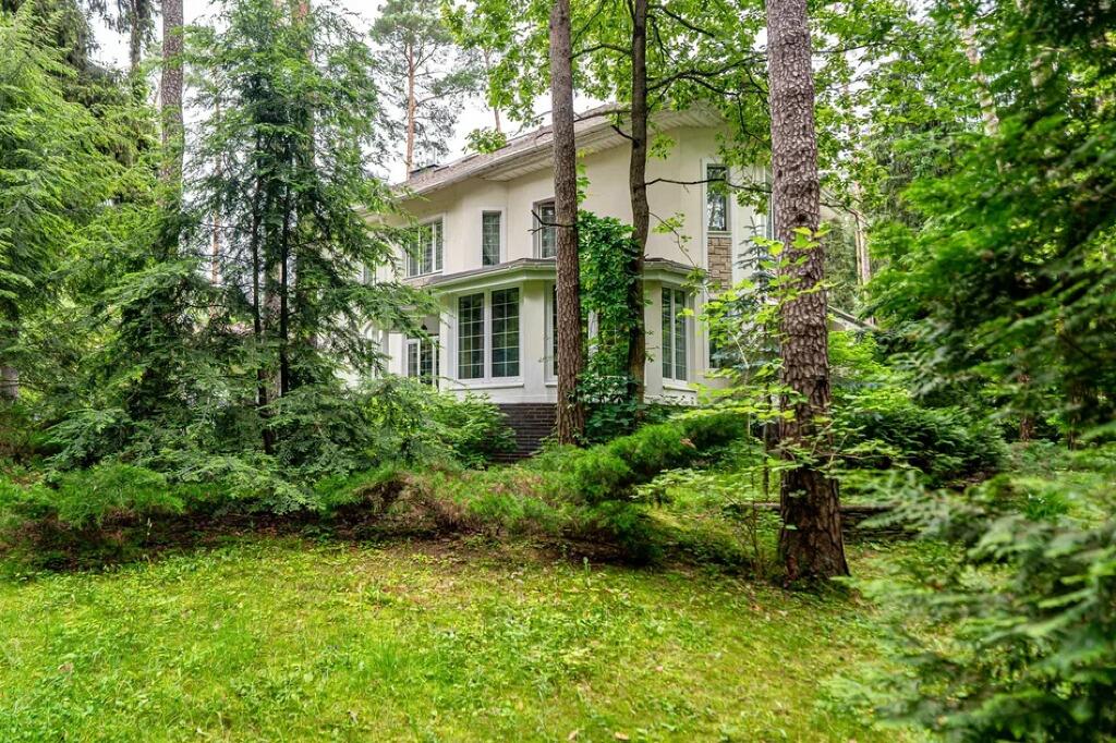 2-этажный коттедж 735.4 м² с отделкой