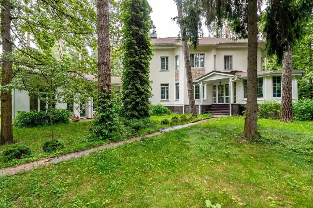 2-этажный коттедж 735.4 м² с отделкой