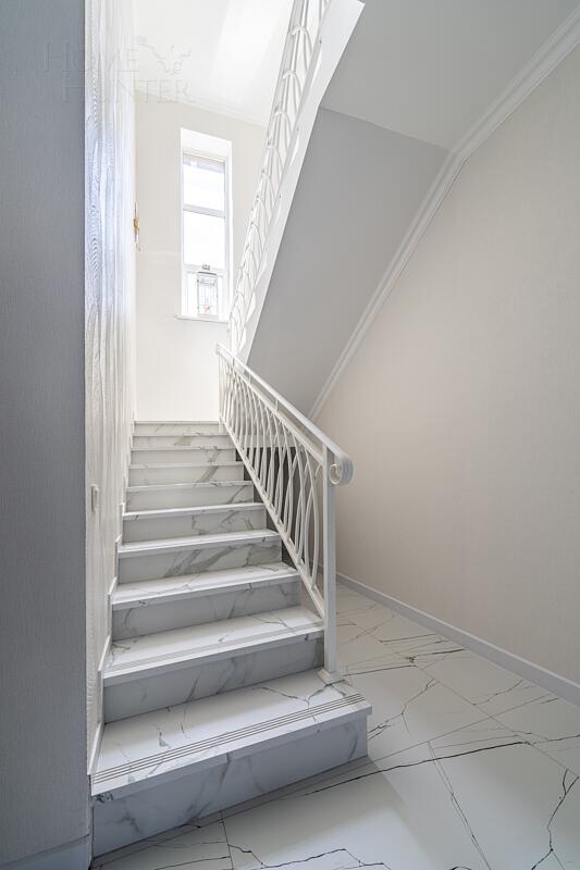 2-этажный коттедж 273 м² без отделки