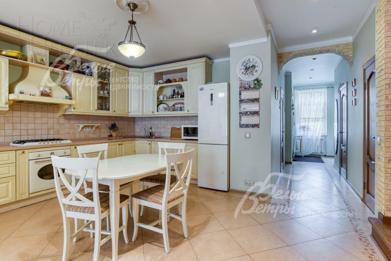 2-этажный таунхаус 235 м² с отделкой