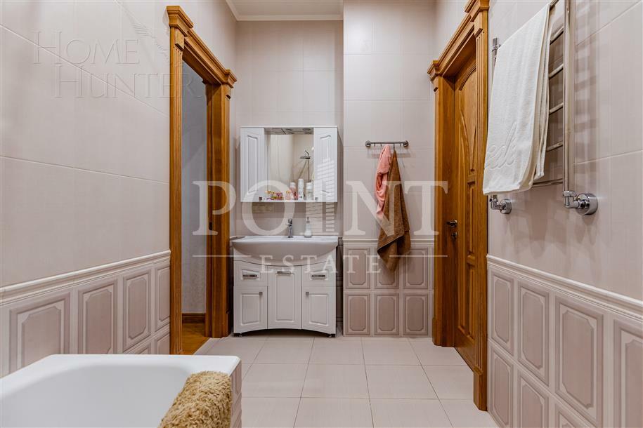 3-этажный таунхаус 300 м² с отделкой