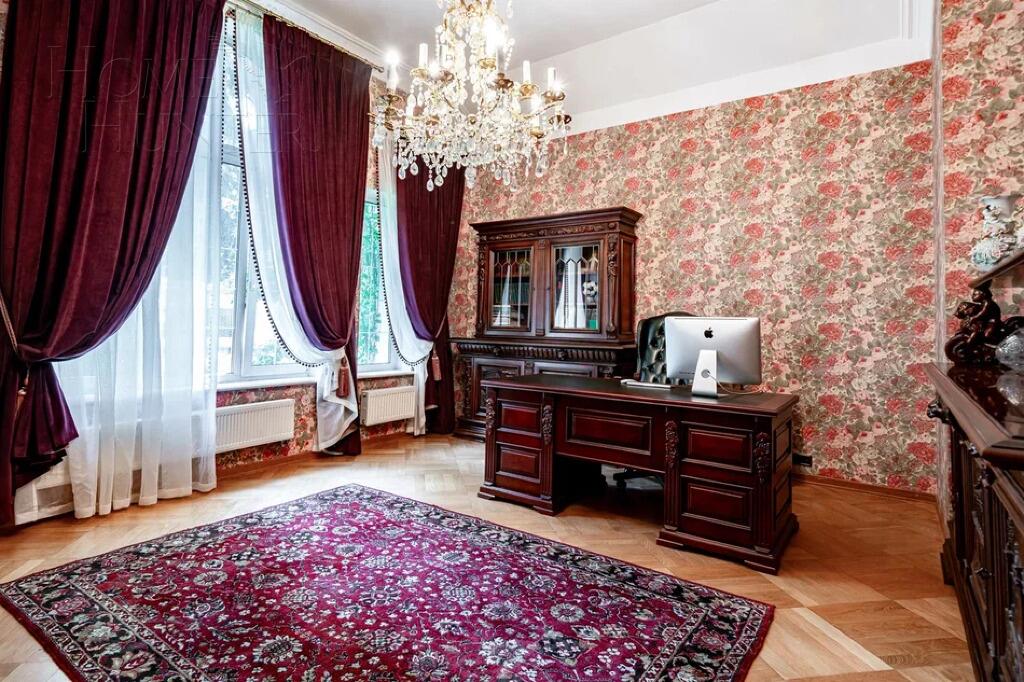 2-этажный коттедж 735.4 м² с отделкой