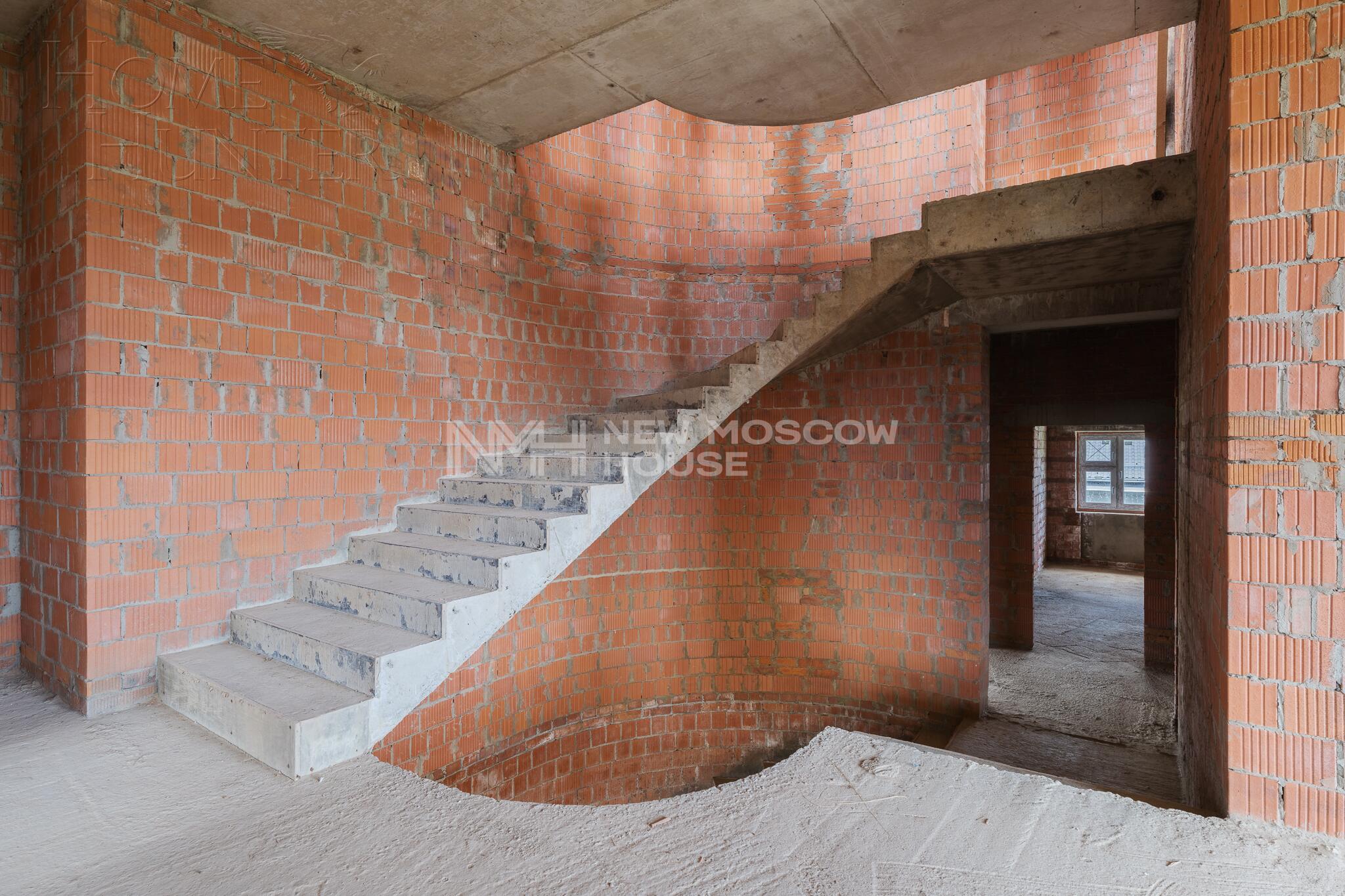 3-этажный коттедж 1 124 м² без отделки