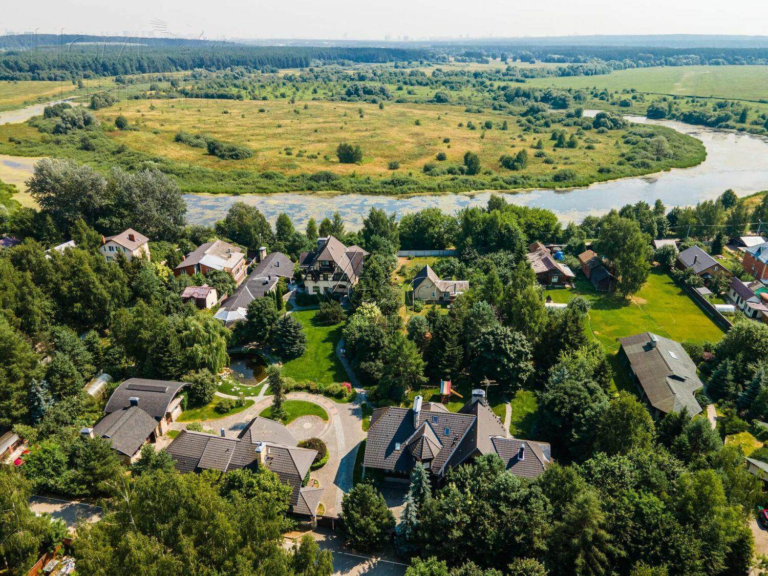 2-этажный коттедж 783 м² с отделкой