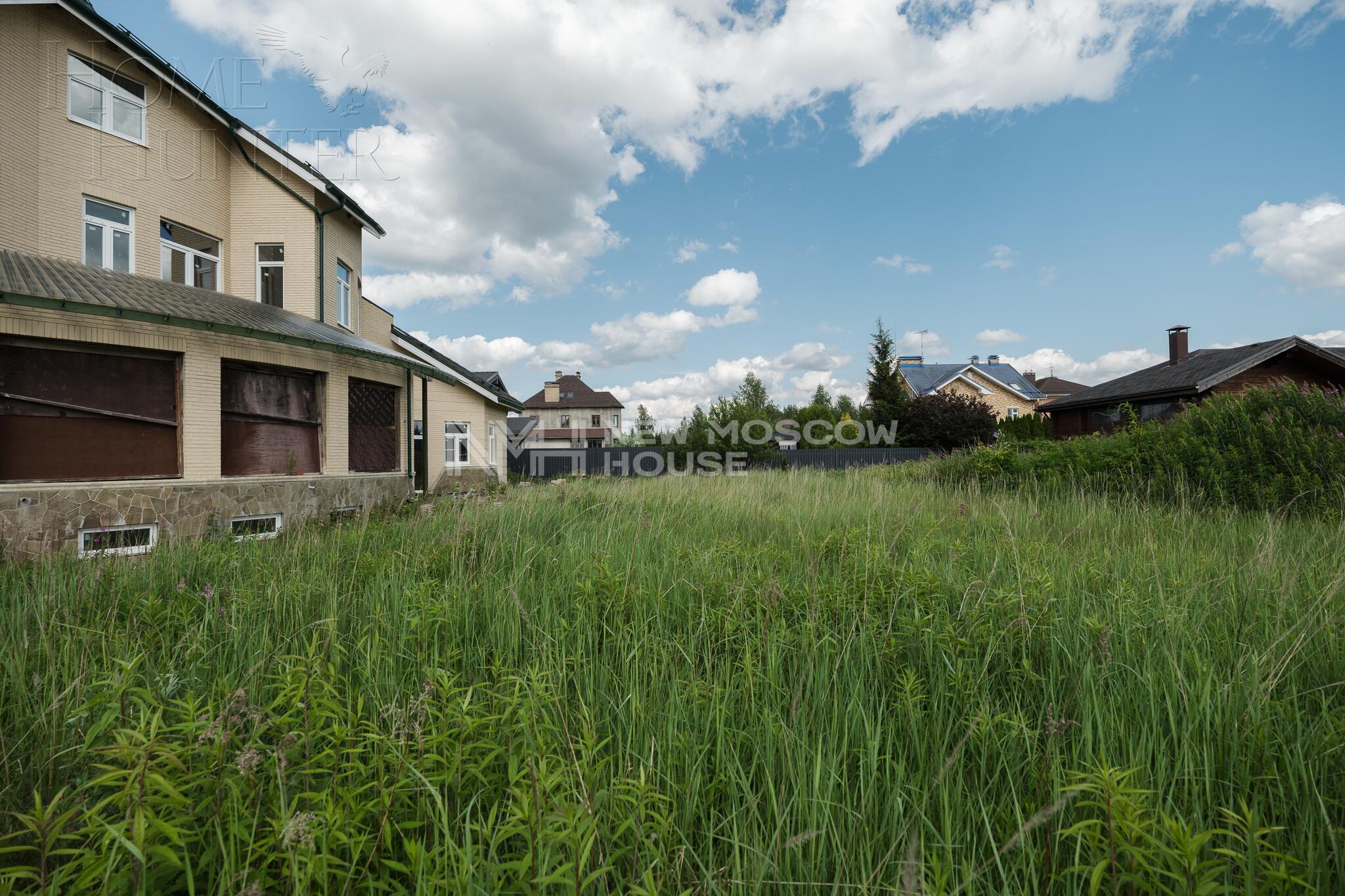 3-этажный коттедж 1 124 м² без отделки