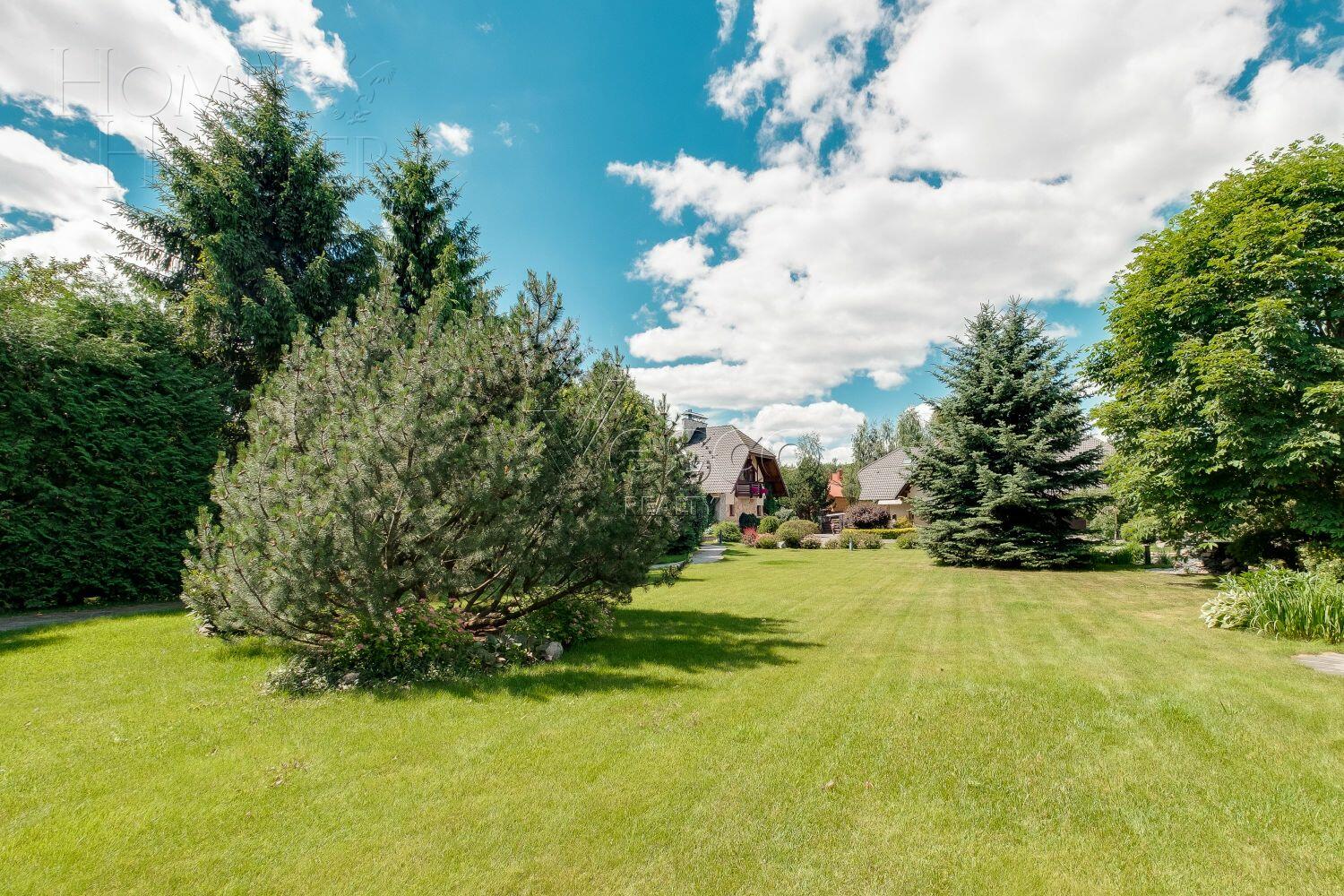 2-этажный коттедж 1 940 м² с отделкой