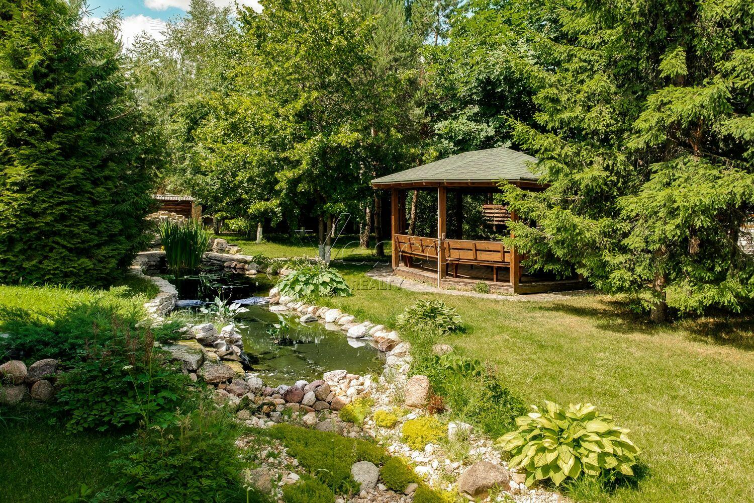 2-этажный коттедж 1 940 м² с отделкой