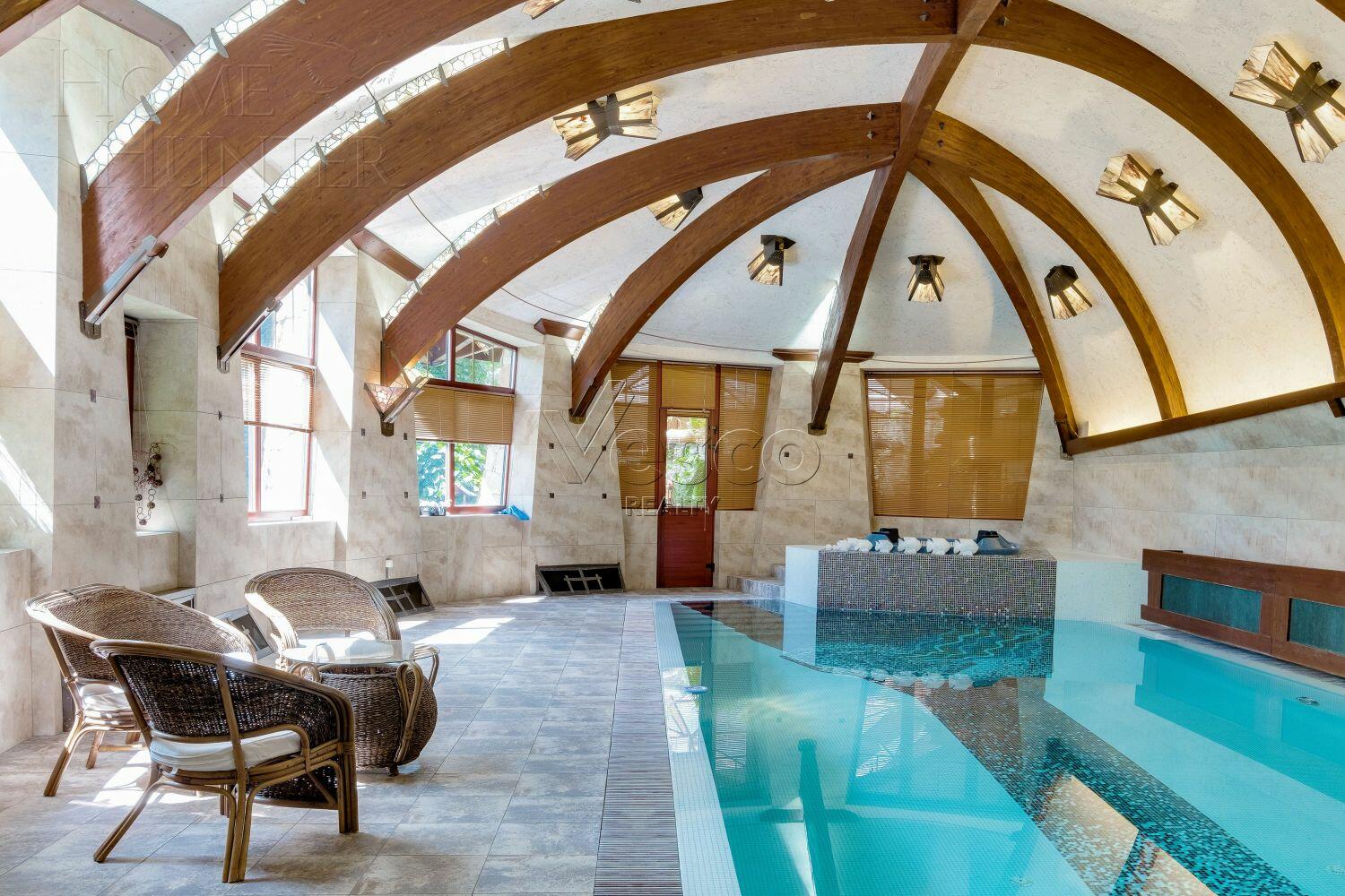 2-этажный коттедж 1 940 м² с отделкой