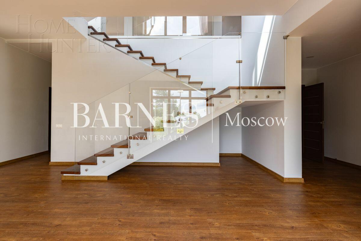 2-этажный коттедж 1 000 м² с отделкой