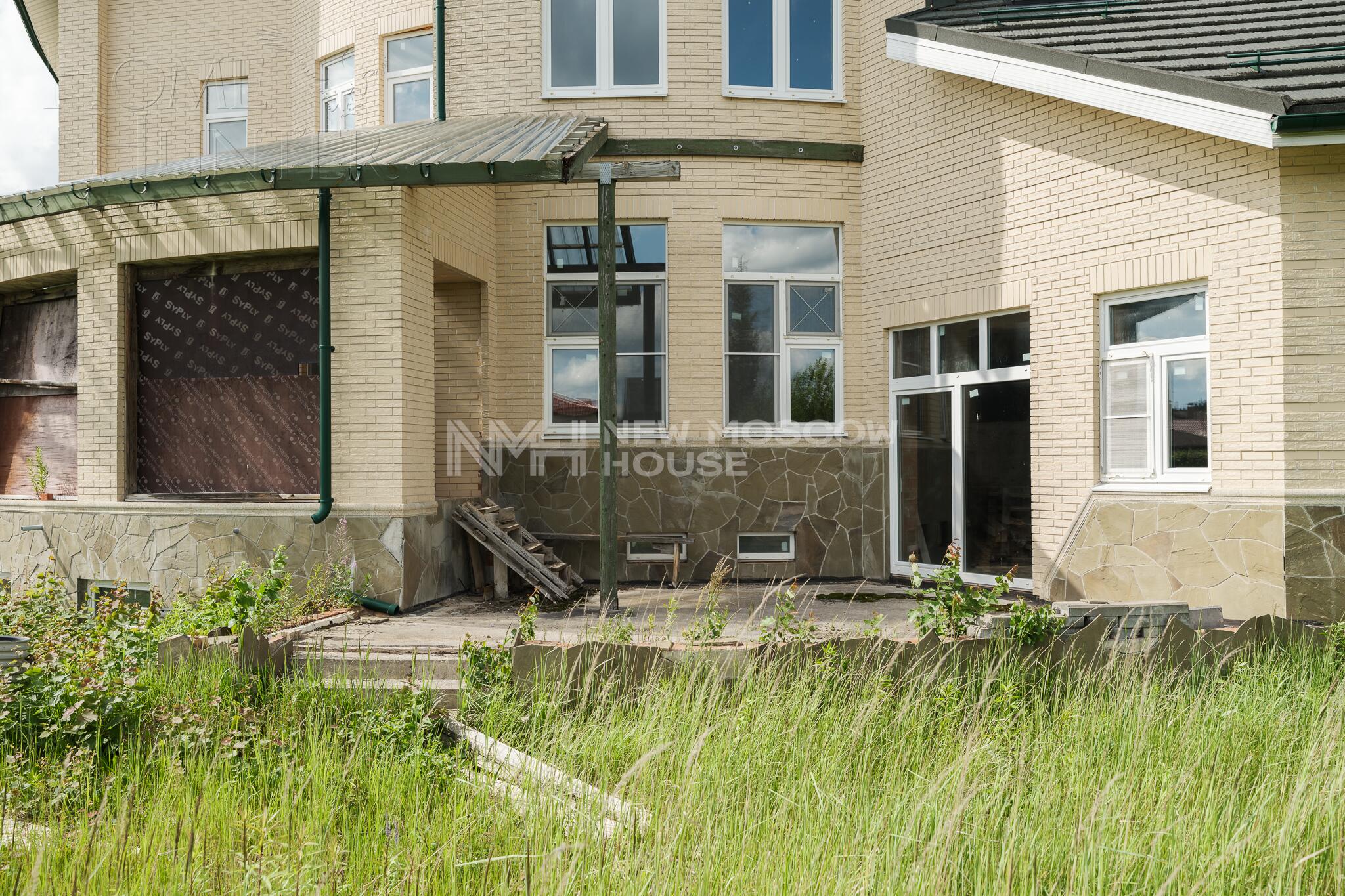 3-этажный коттедж 1 124 м² без отделки