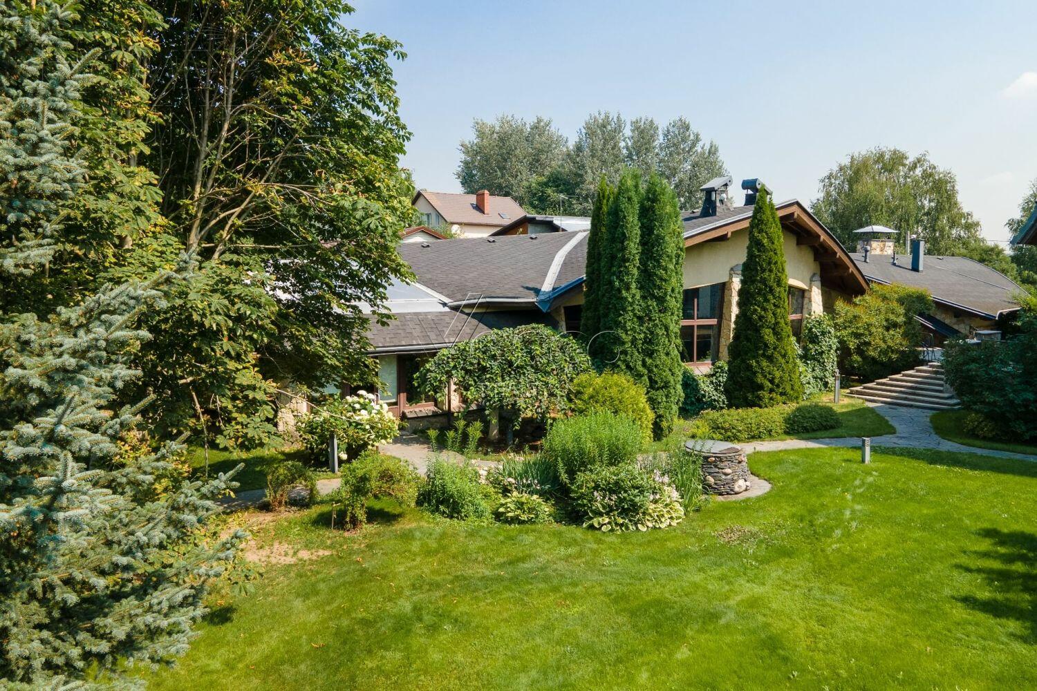 3-этажный коттедж 1 177 м² с отделкой