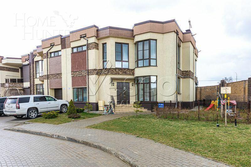 2-этажный таунхаус 300 м² с отделкой