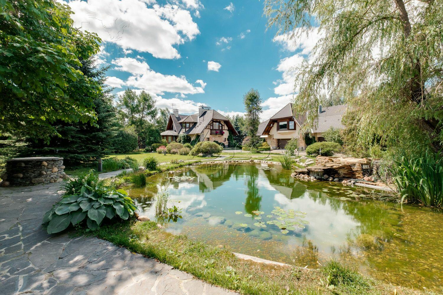 2-этажный коттедж 1 940 м² с отделкой