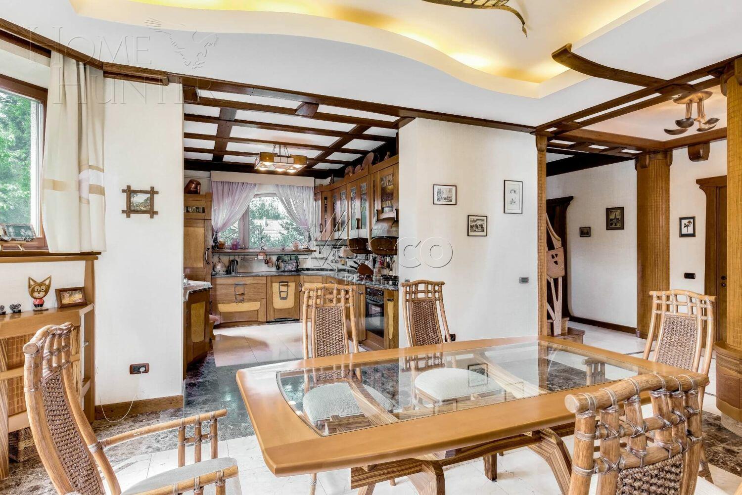 3-этажный коттедж 1 177 м² с отделкой