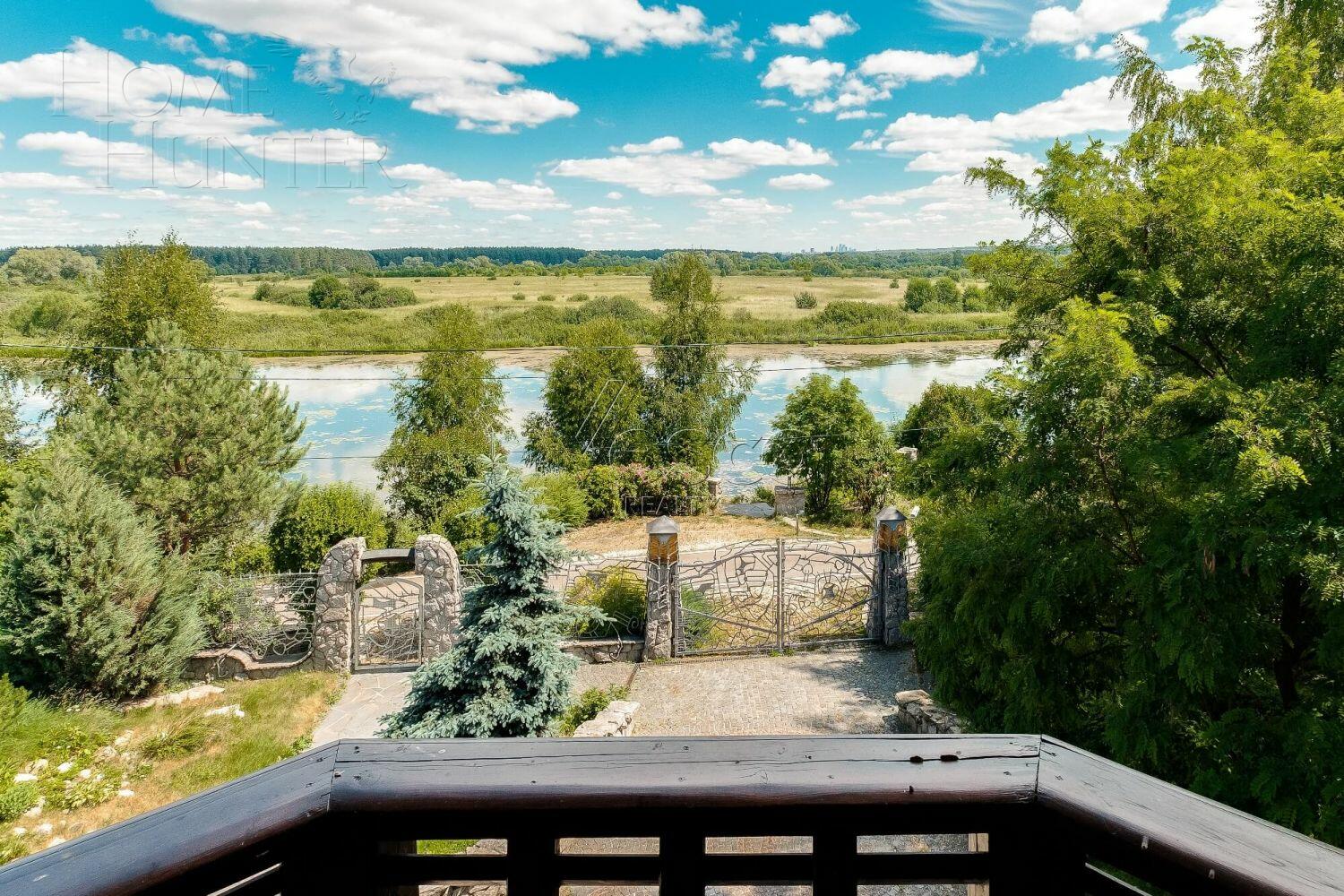 3-этажный коттедж 1 177 м² с отделкой