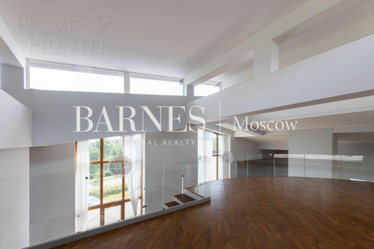 2-этажный коттедж 1 000 м² с отделкой