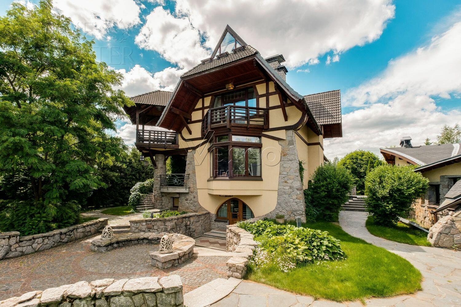 2-этажный коттедж 1 940 м² с отделкой