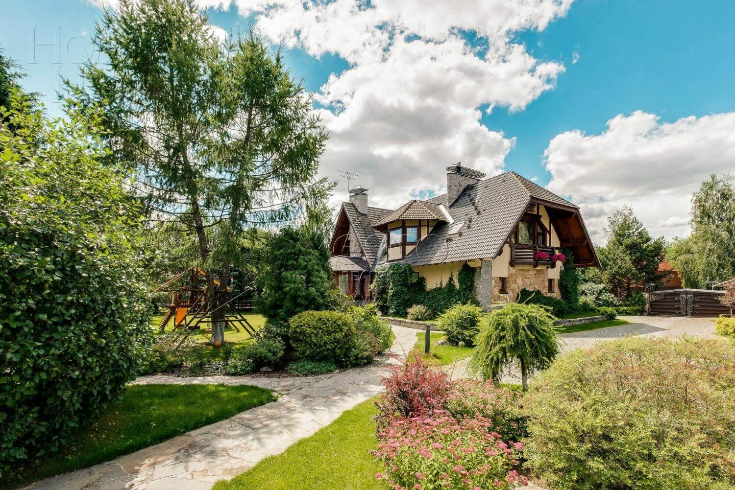 2-этажный коттедж 783 м² с отделкой