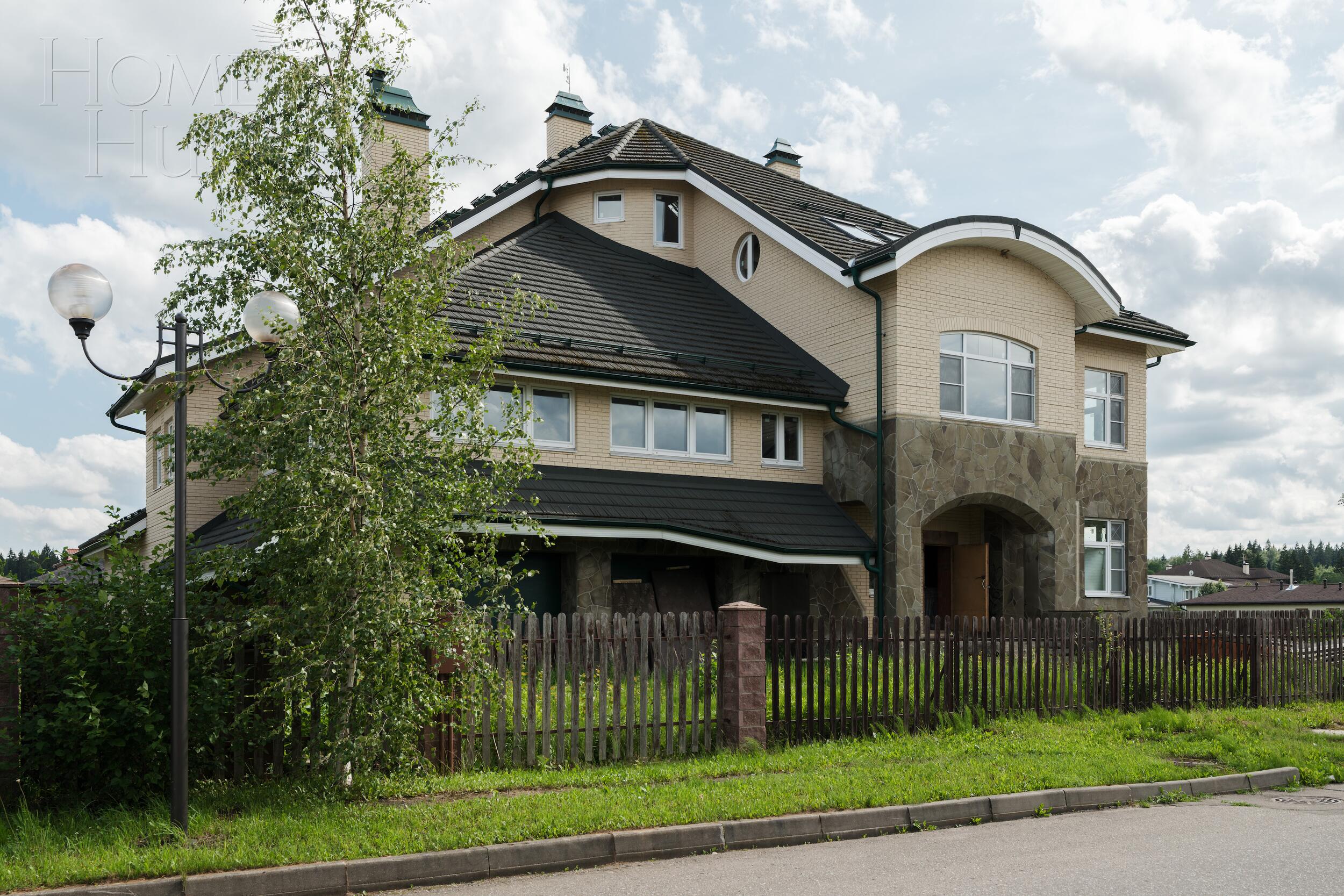 3-этажный коттедж 1 124 м² без отделки