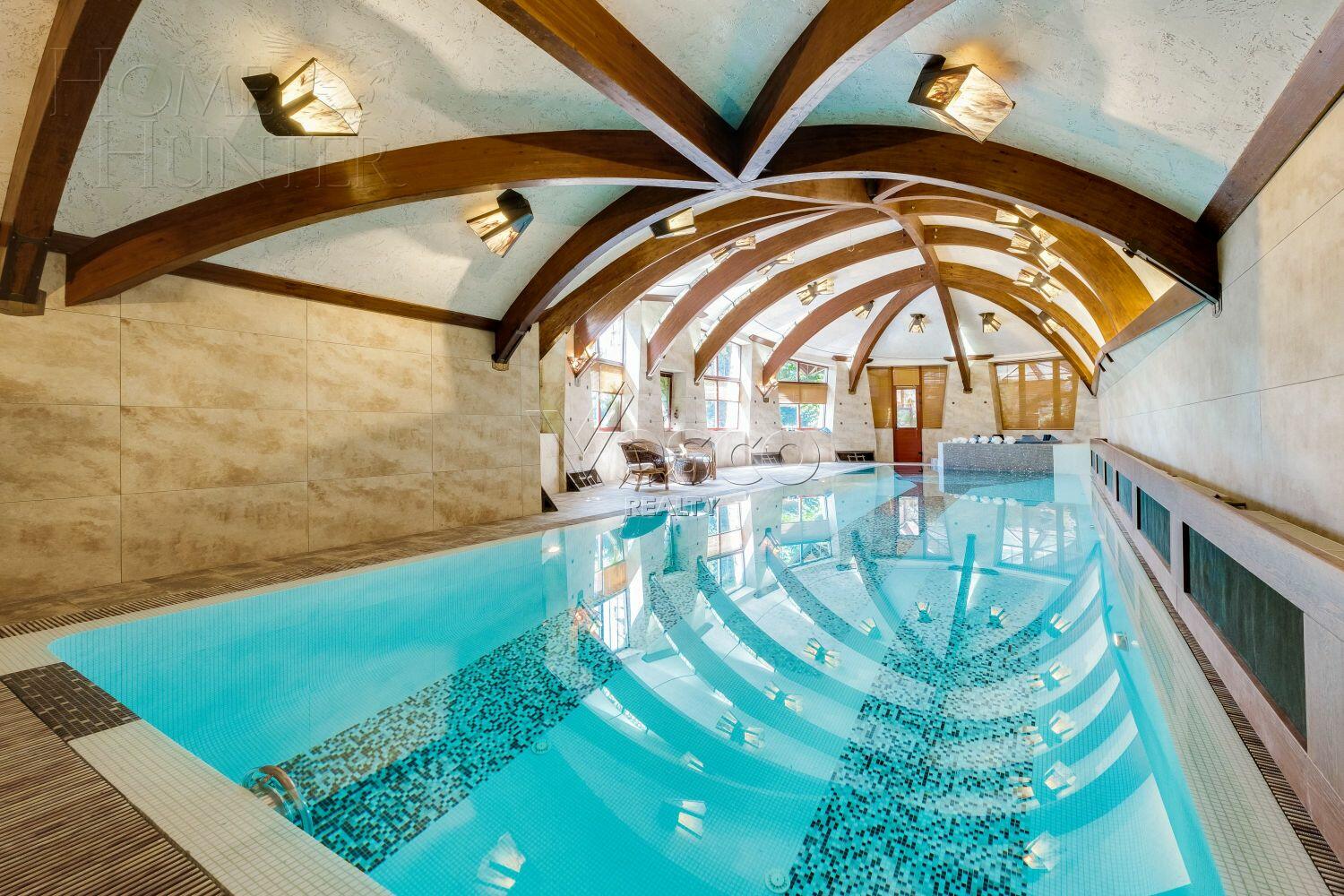 2-этажный коттедж 1 940 м² с отделкой