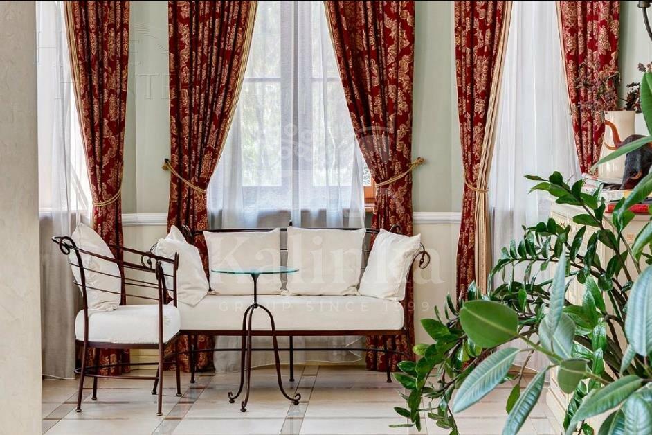 2-этажный коттедж 1 300 м² с отделкой