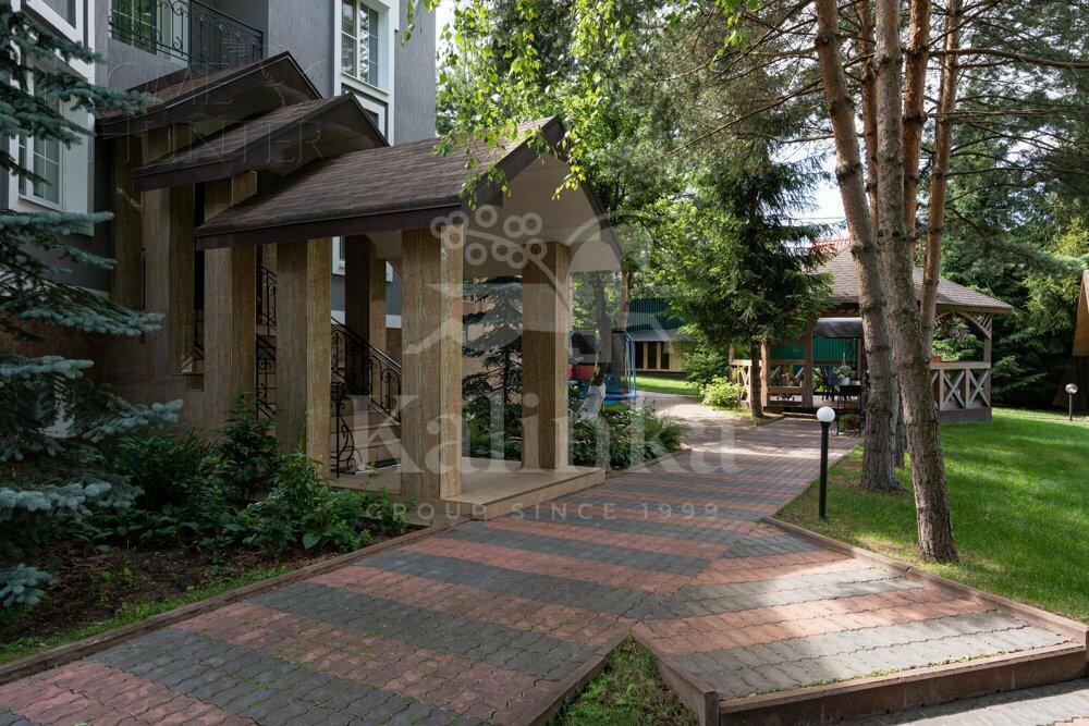 2-этажный коттедж 700 м² с отделкой