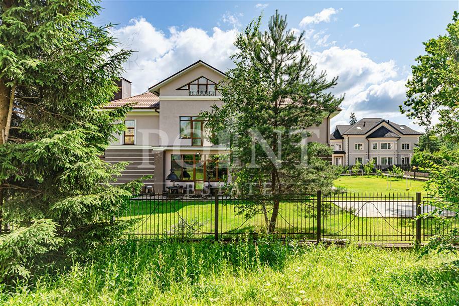 2-этажный коттедж 650 м² с отделкой