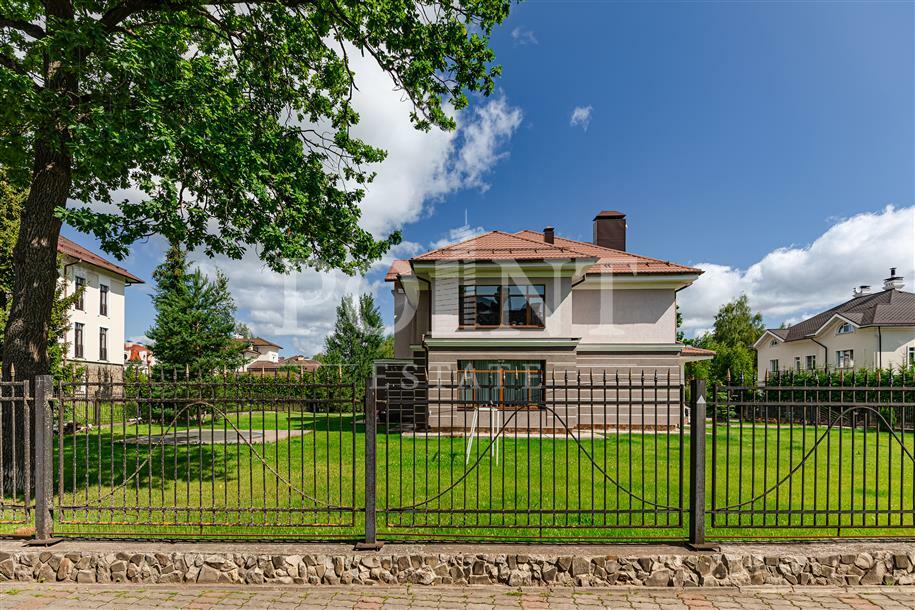 2-этажный коттедж 650 м² с отделкой