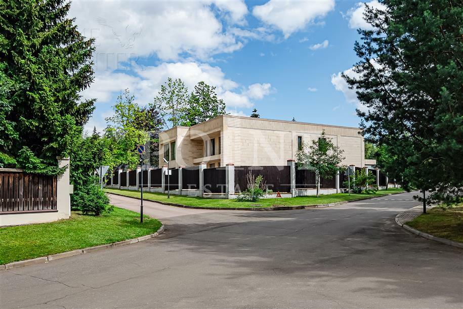 2-этажный коттедж 830 м² без отделки