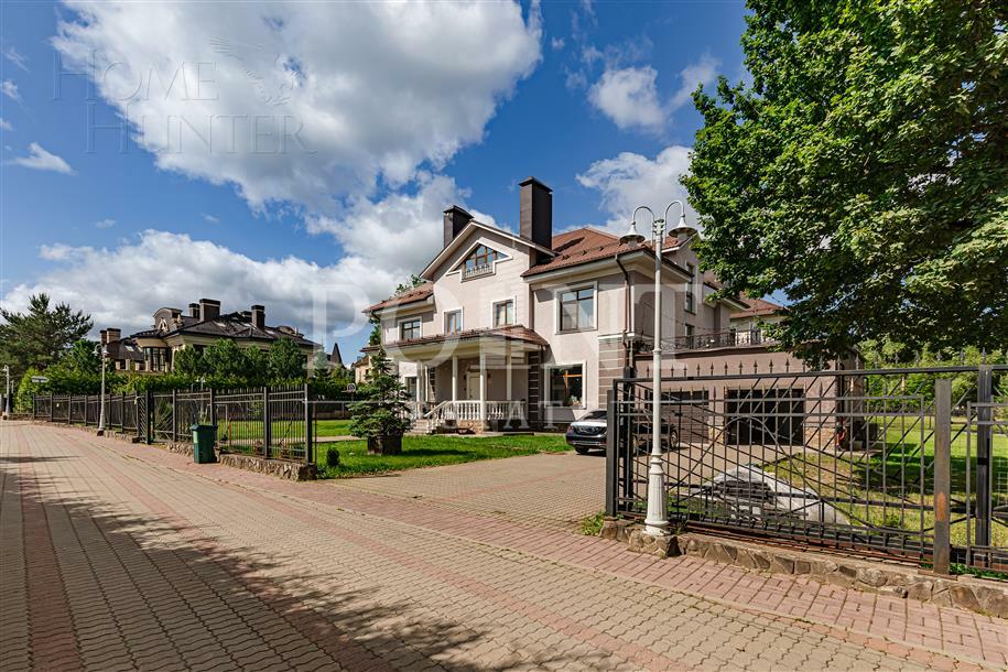 2-этажный коттедж 650 м² с отделкой